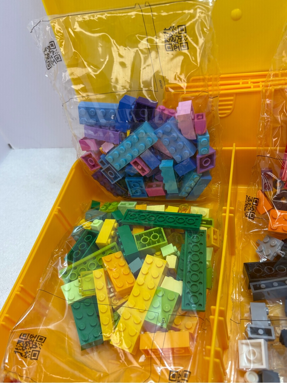 Lego brand new new see pictures Lego Yellow Carrying Case with Red Latch Accent - Picture 9 of 9